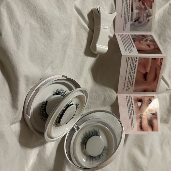 NEW Krafty Magnetic Professional Eyelashes with Applicator Set - Picture 1 of 6